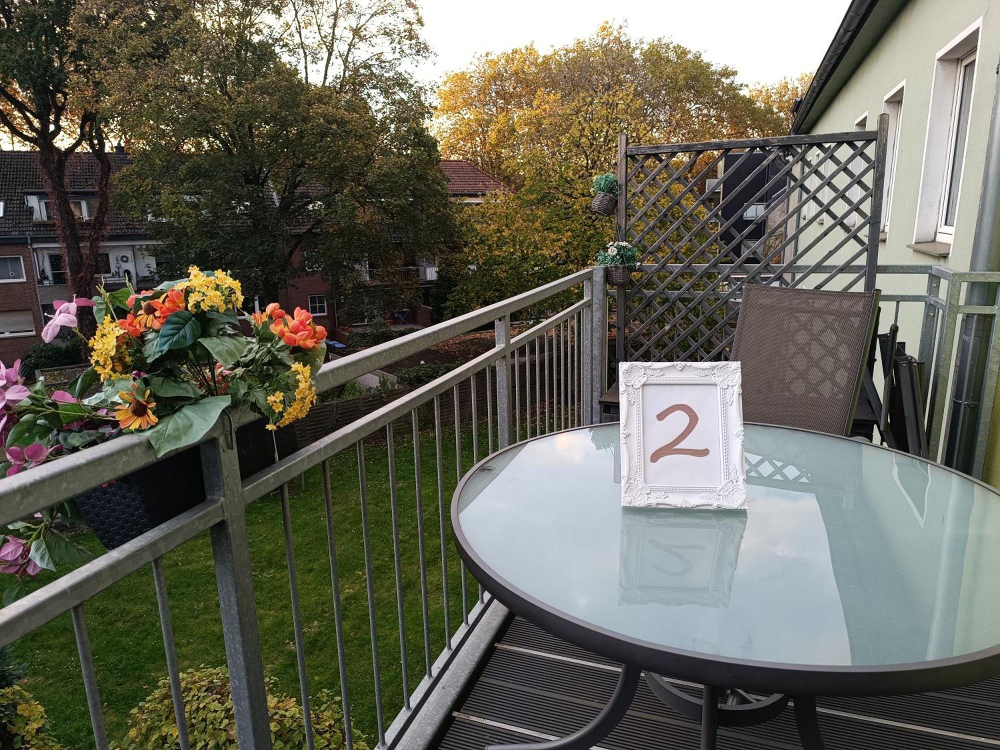 5X Balkon-Apartments Mit Kueche 40-65Qm Ruhrgebietferienwohnung Dobry-Fuchs أوبيرهاوزين المظهر الخارجي الصورة