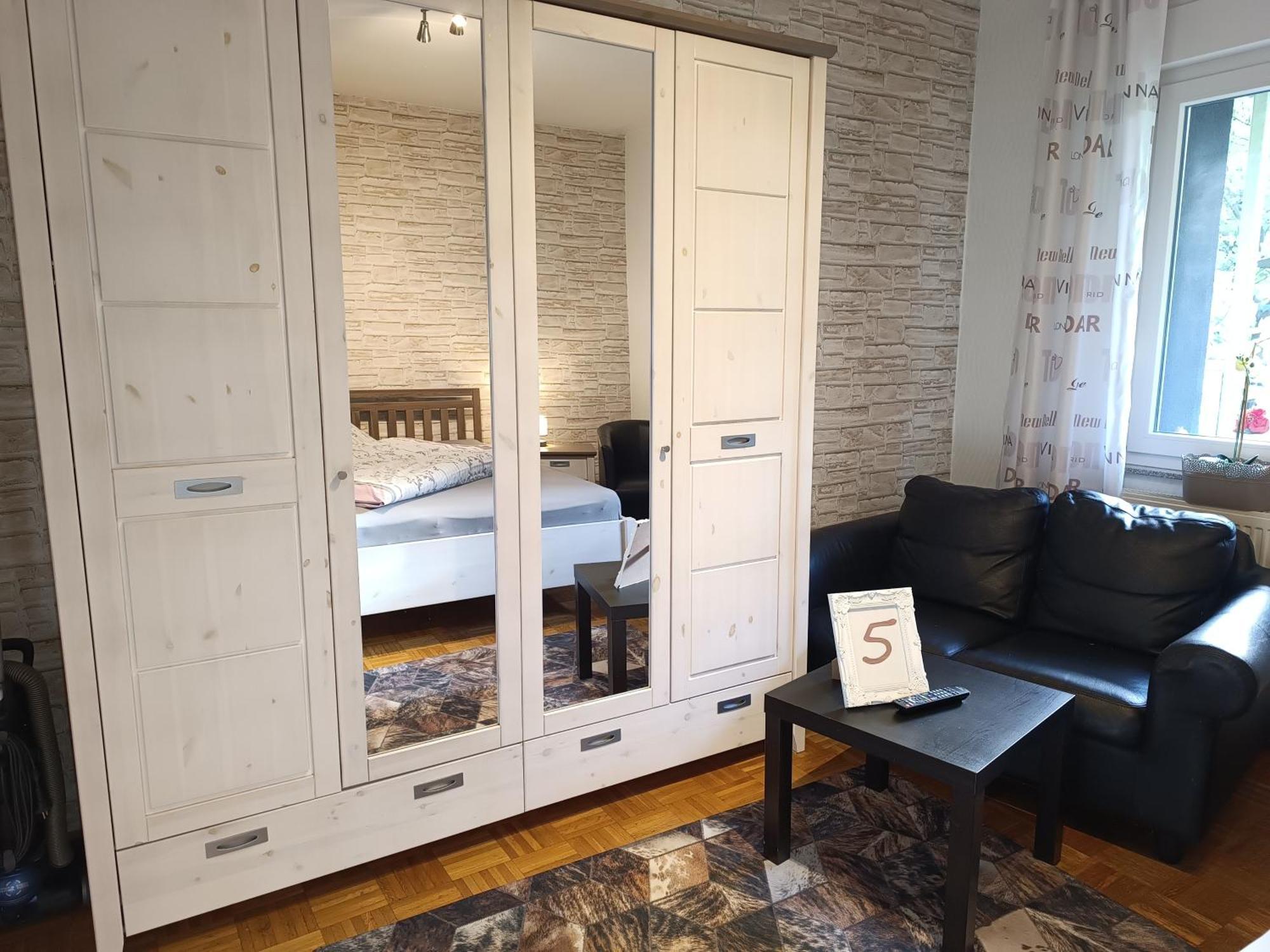 5X Balkon-Apartments Mit Kueche 40-65Qm Ruhrgebietferienwohnung Dobry-Fuchs أوبيرهاوزين المظهر الخارجي الصورة